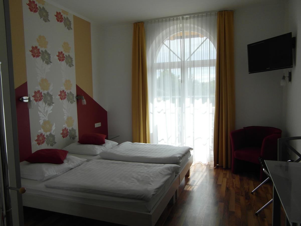 Hotel Am Donaubogen Sarching Zewnętrze zdjęcie