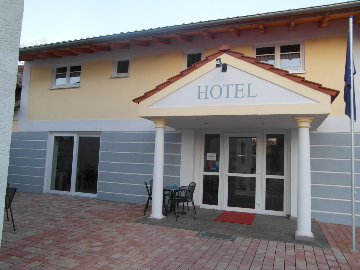 Hotel Am Donaubogen Sarching Zewnętrze zdjęcie